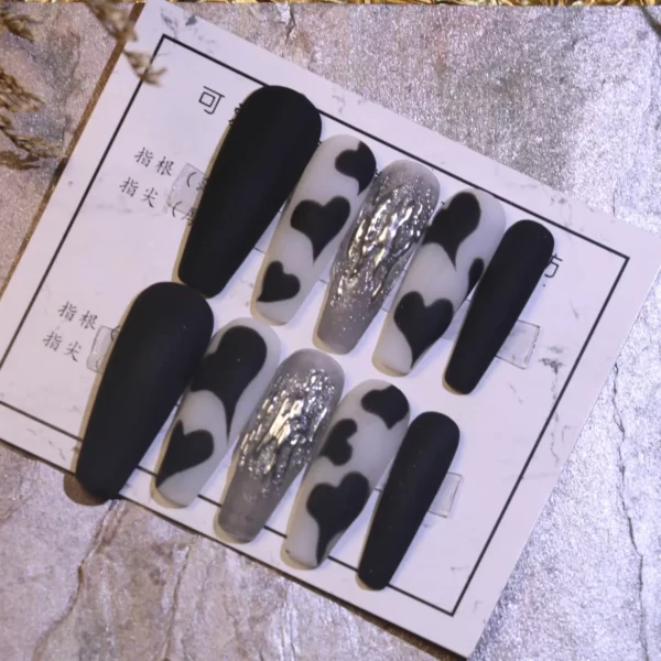black and silver nails - Dreamall