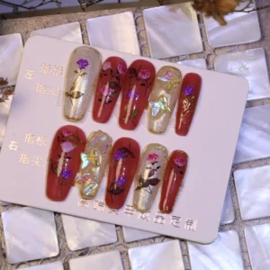 red and gold nails - Dreamall